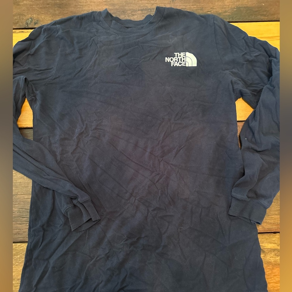 Men’s The North Face Size Medium Long Sleeve Tee in Navy